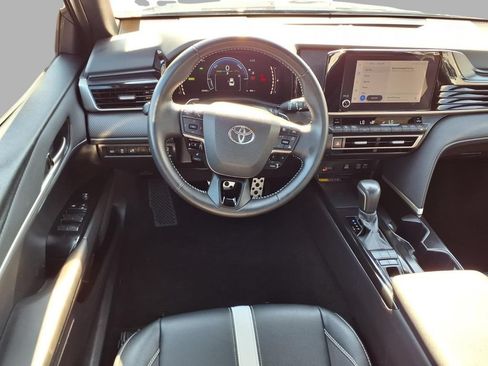 Used 2025 Toyota Camry SE FWD image 6