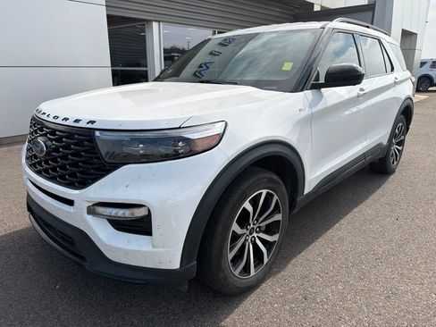 Used 2022 Ford Explorer ST-Line AWD/4WD image 2