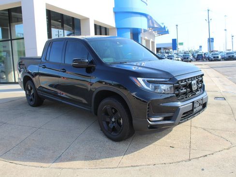 Used 2025 Honda Ridgeline Black Edition image 1