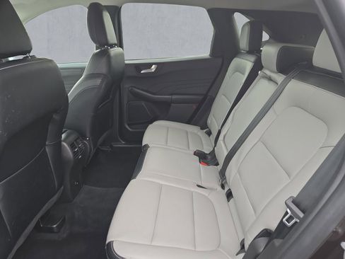 Certified 2023 Ford Escape Platinum AWD/4WD image 21