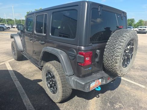 Used 2021 Jeep Wrangler Unlimited Rubicon 4xe w/ Cold Weather Group AWD/4WD image 4