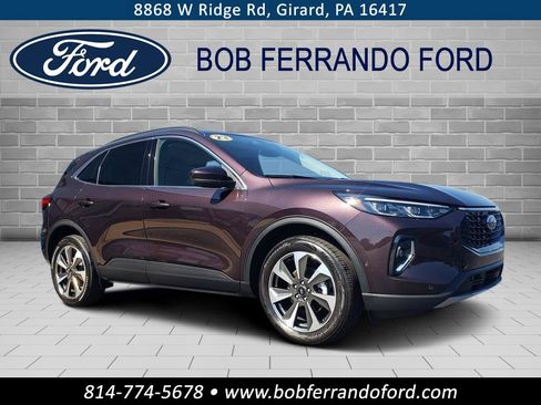 Used 2023 Ford Escape Platinum w/ Premium Technology Package AWD/4WD image 1