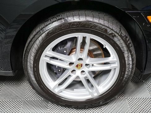 New 2025 Porsche Macan AWD image 40