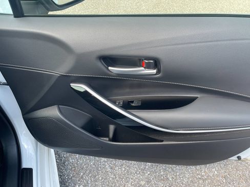 Used 2025 Toyota Corolla XSE FWD image 18