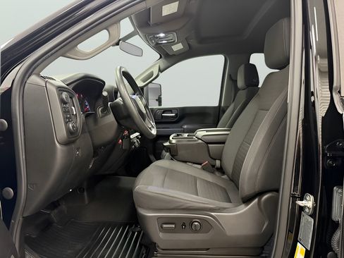 Used 2022 Chevrolet Silverado 2500 Custom w/ Custom Convenience Package AWD/4WD image 11