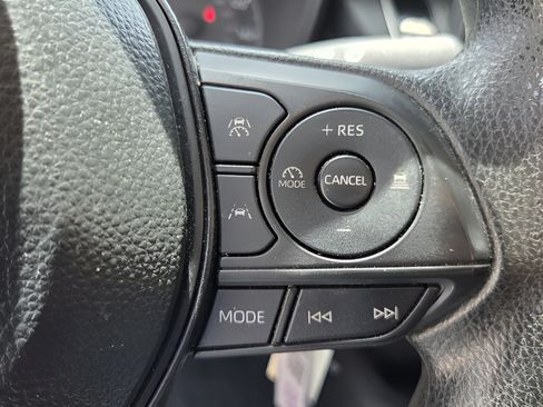 Used 2025 Toyota Corolla LE FWD image 23