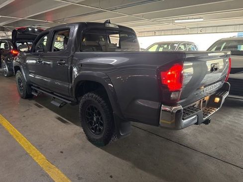 Used 2022 Toyota Tacoma SR5 RWD image 4