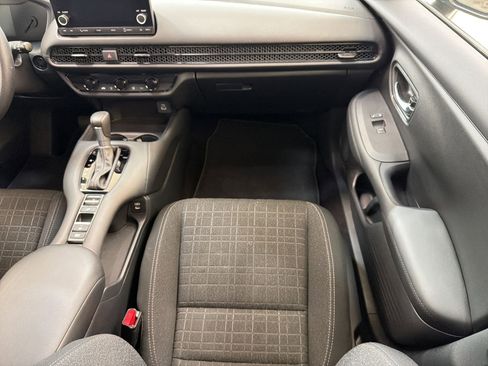 Used 2025 Honda HR-V LX image 26