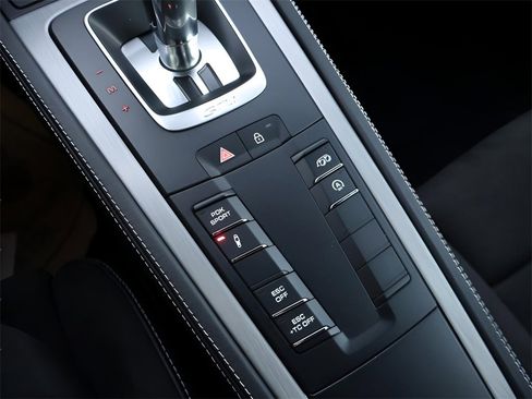 Used 2022 Porsche 718 Cayman GT4 image 21