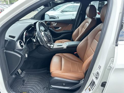Used 2022 Mercedes-Benz GLC 300 image 3