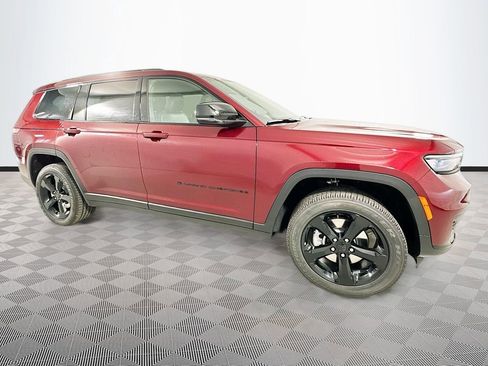 New 2025 Jeep Grand Cherokee L Altitude AWD/4WD image 3