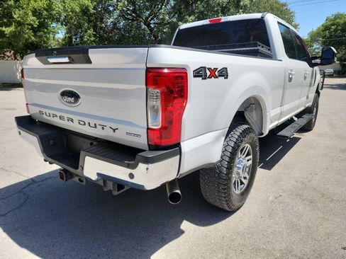 Used 2019 Ford F250 Lariat w/ Lariat Value Package AWD/4WD image 11