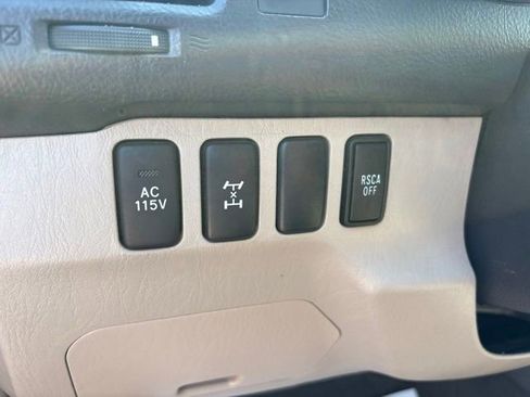 Used 2004 Toyota 4Runner Limited AWD/4WD image 20