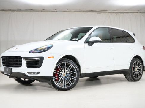 Used 2017 Porsche Cayenne Turbo AWD image 92