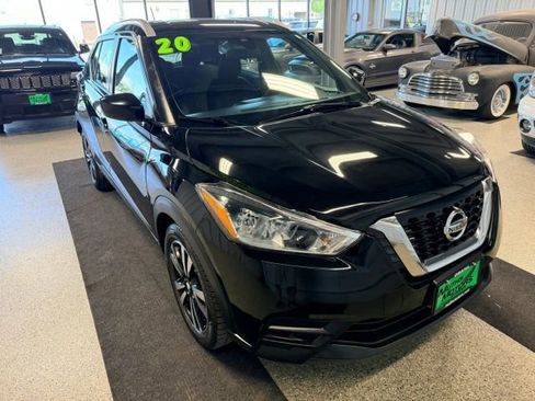 Used 2020 Nissan Kicks SV FWD image 2