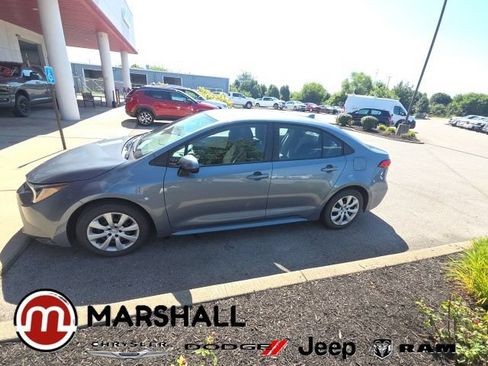 Used 2022 Toyota Corolla LE FWD image 1