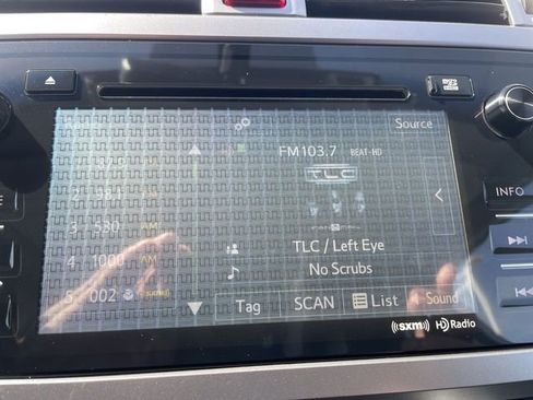 Used 2017 Subaru Outback 2.5i Limited image 13