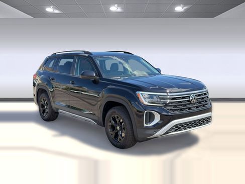 New 2026 Volkswagen Atlas Peak Edition AWD/4WD image 7