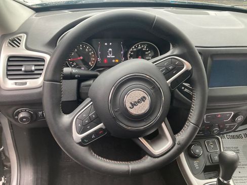 Used 2019 Jeep Compass Latitude AWD/4WD image 18