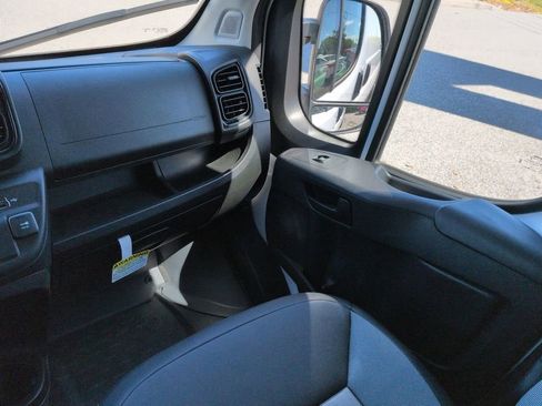 Used 2026 RAM ProMaster 2500 w/ Convenience Group FWD image 18