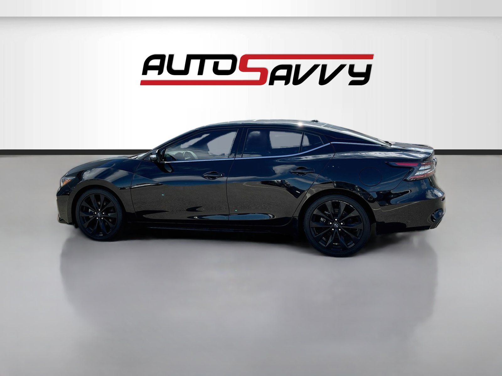 Used 2023 Nissan Maxima SR w/ Sport Mat Group FWD image 4