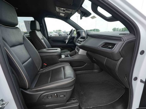 Used 2024 GMC Yukon SLT AWD/4WD image 23