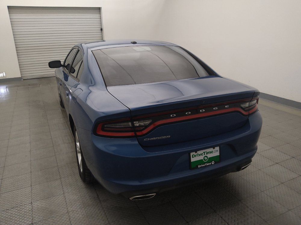 Used 2020 Dodge Charger SXT RWD image 6