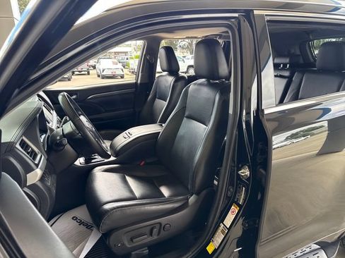 Used 2018 Toyota Highlander Limited AWD/4WD image 9