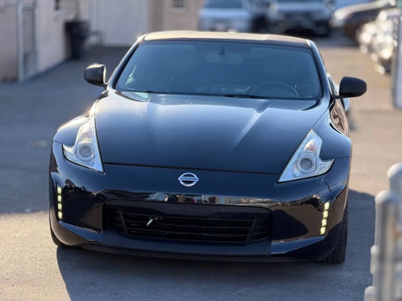 Used 2015 Nissan 370Z Touring RWD image 4