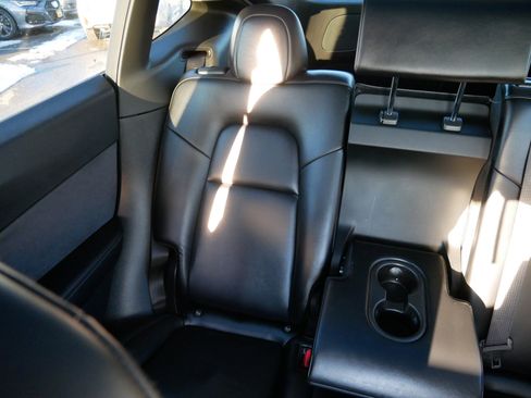 Used 2021 Tesla Model Y Long Range image 12