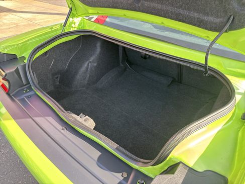 Used 2015 Dodge Challenger SRT Hellcat image 27