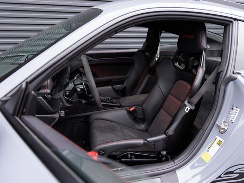 Certified 2024 Porsche 911 GT3 RS image 5