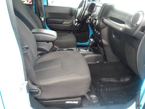 Used 2018 Jeep Wrangler Unlimited Sport S AWD/4WD image 10