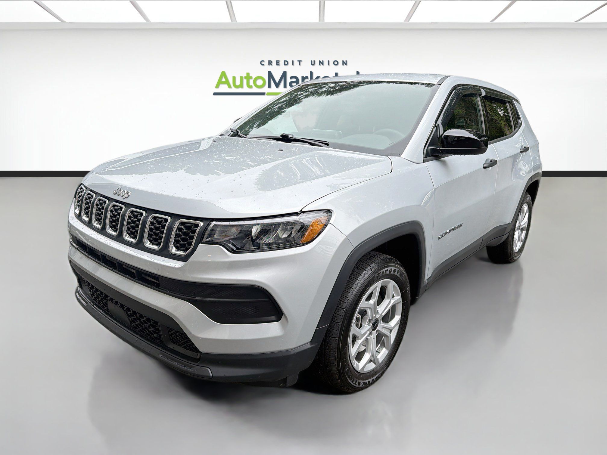 Used 2025 Jeep Compass Sport AWD/4WD image 2