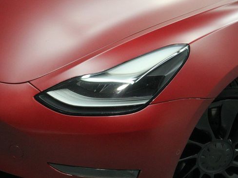 Used 2022 Tesla Model 3 Performance image 2