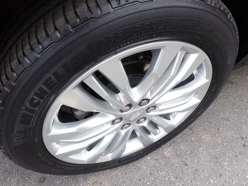 Used 2019 Cadillac XT5 Premium Luxury FWD image 7