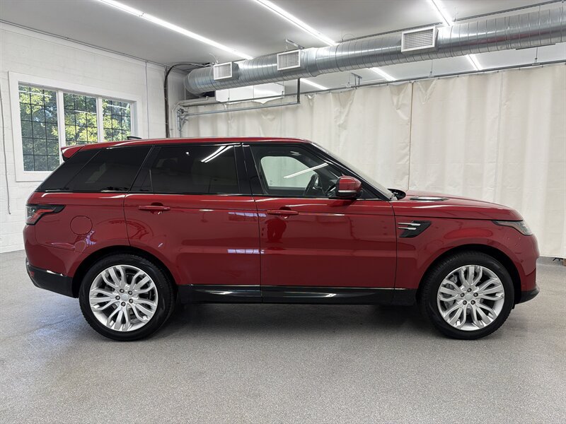 Used 2020 Land Rover Range Rover Sport HSE AWD/4WD image 4
