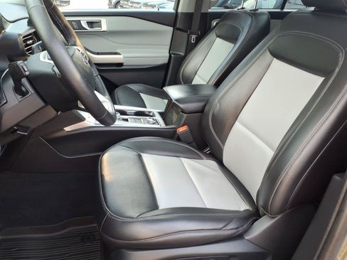 Certified 2023 Ford Explorer XLT w/ Equipment Group 202A AWD/4WD image 22