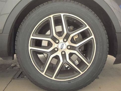 Used 2019 Ford Explorer Sport w/ Ford Safe & Smart Package AWD/4WD image 9