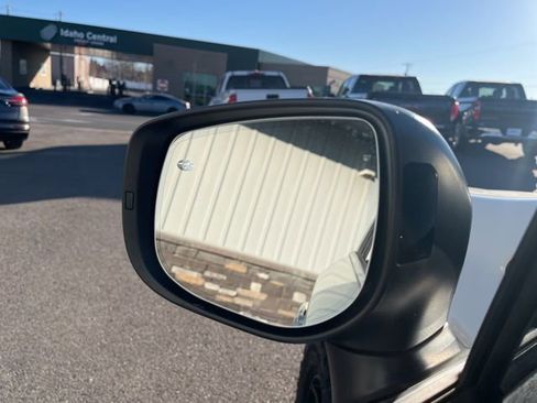 Used 2020 Subaru Crosstrek Hybrid w/ Moonroof Package w/Navigation image 26