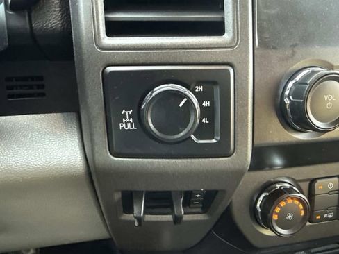 Used 2019 Ford F250 XL w/ STX Appearance Package image 29