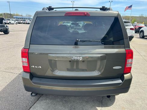 Used 2015 Jeep Patriot Latitude w/ Sun/Sound Group AWD/4WD image 6