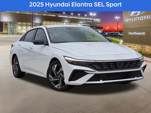 Certified 2025 Hyundai Elantra Sport FWD image 1