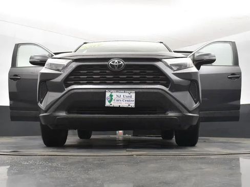Used 2024 Toyota RAV4 XLE FWD image 11
