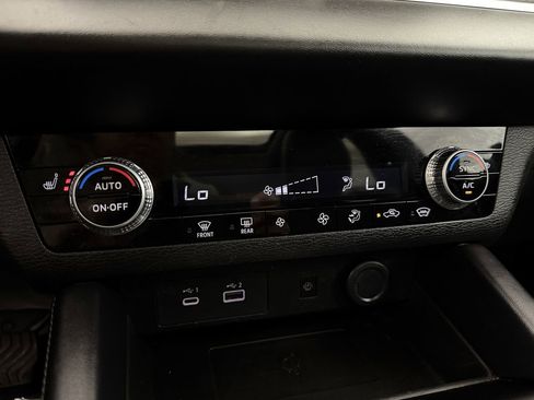 Used 2024 Mitsubishi Outlander SE Black Edition AWD/4WD image 30