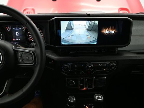 Used 2024 Jeep Wrangler Unlimited Sport AWD/4WD image 27