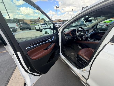 Used 2019 Buick Enclave Avenir w/ Avenir Technology Package AWD/4WD image 10