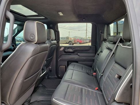 Used 2024 GMC Sierra 2500 AT4X image 16