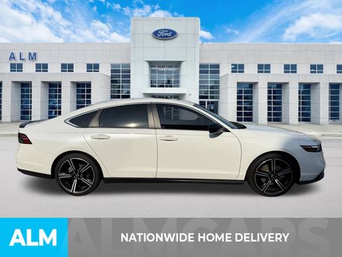 Used 2023 Honda Accord Sport image 4