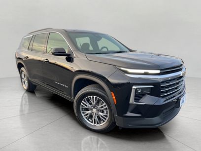Used 2025 Chevrolet Traverse LT